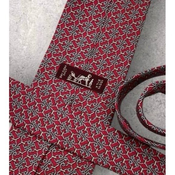 HERMÈS 7840 UA Silk Tie FRANCE Red Gray Chain W:3.6" EUC - Picture 2 of 6